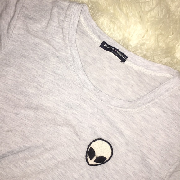 Brandy Melville alien-t - Picture 3 of 4